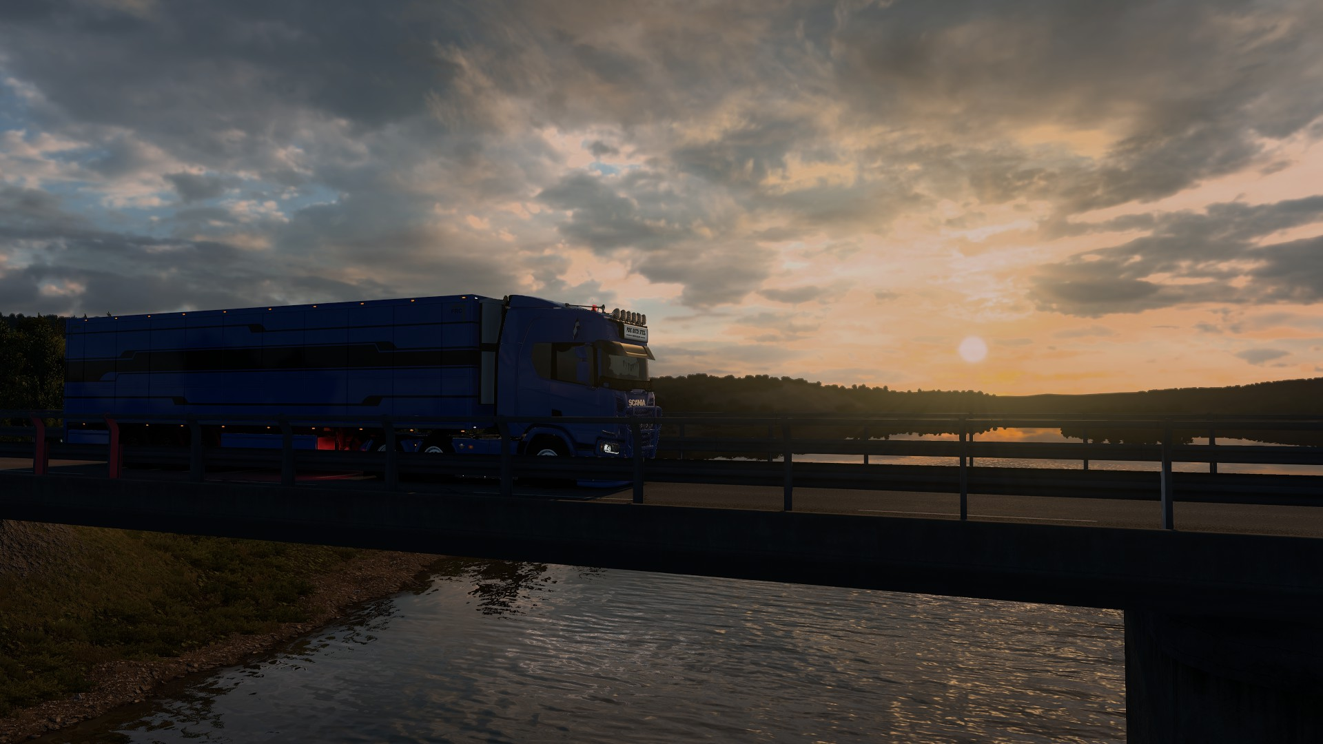 BGL Scania bei Sonnenuntergang